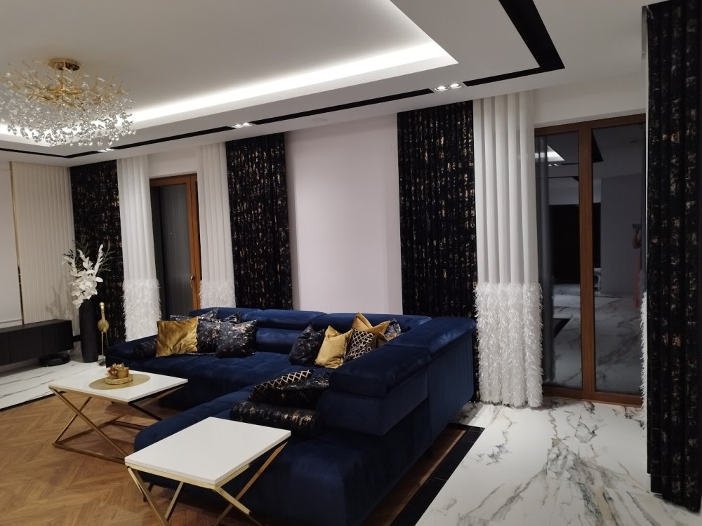 Firany i zasłony – inspiracje do salonu, sypialni, kuchni