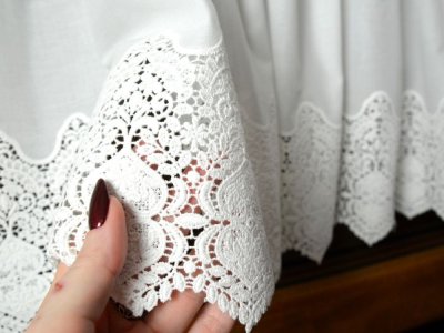 zazdrostka pł&oacute;cienna z koronką 13 cm d&oacute;ł