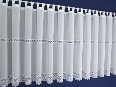 Eleganckie zazdrostki na szelkach - białe zazdrostki z gipiurą do kuchni - "Loops I" - 90