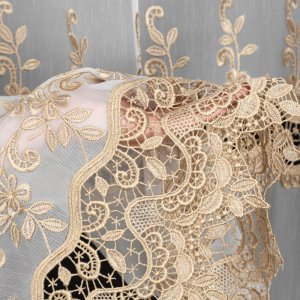 Firanka ze złotym wzorem LILI