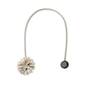 magnes kremowo złoty kwiatek do firan i zasłon