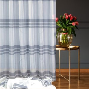 Firany z woalu w pasy - Woalowa biała firana w granatowe pasy - "ASPEN" - 300