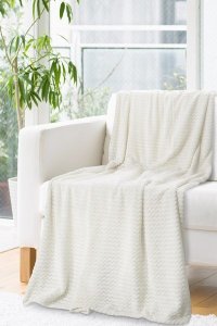 ELEGANCKI KOC Z TŁOCZONEGO PLUSZU ~ OSCAR ~ KREM ~ 150x200