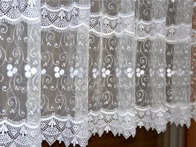Eleganckie zazdrostki z gipiurą na organtynie - zazdrostki do kuchni - "Esiki" biel - 90