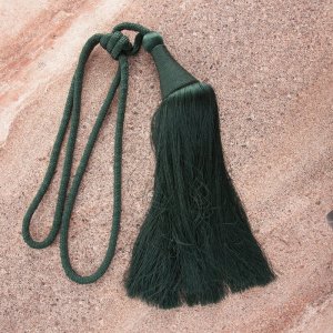 Elegancki chwost do podpięcia zasłon &bdquo;Kaja&rdquo; w kolorze ciemnej zieleni