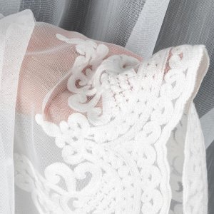 Krótka firanka do salonu z subtelnym haftem – model SHARK wysokość 160 cm