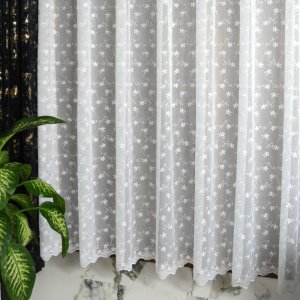 długa firana sigma 290 biała haft kwiatowy cała wysokość salon