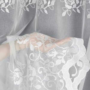 Elegancka krótka firana w kwiaty ROSES – biała firanka z różami do kuchni, jadalni, salonu - 160