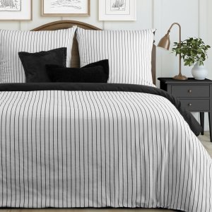 Komplet pościeli RAYA 200x220 biało-czarna w paski z satyny bawełnianej