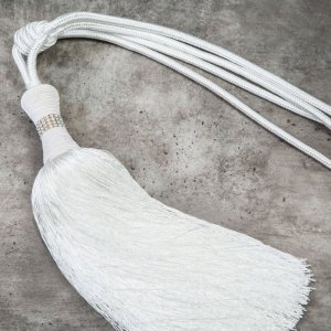 PODPIĘCIE DO ZASŁON W STYLU GLAMOUR ~ CHWOST DO ZASŁON Z CYRKONIAMI ~ SC/SUSANE ~ BIEL
