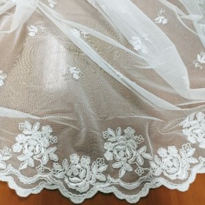 Firana Karina z haftem w róże Eurofirany