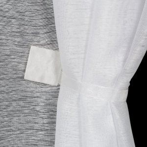 Białe podpięcie do firan i zasłon z magnesem